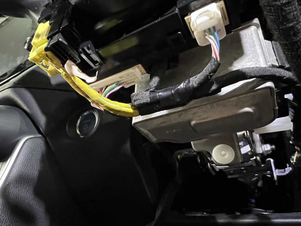 トヨタRAV4 PHVに、パドルシフトの取付けを致しました。 | KAK トヨタRAV4 PHVに、パドルシフトの取付けを致しました。 | KAK