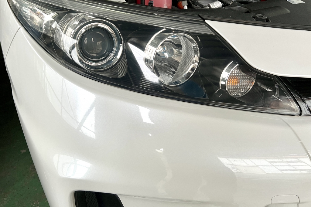 トヨタ エスティマに、HIDからLEDヘッドライトへの変換キット取付と 