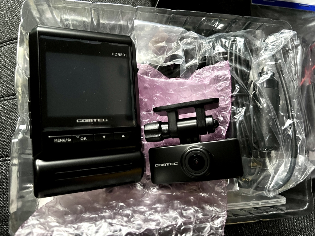 ホンダ フィット(GS4)に、ドライブレコーダー前後カメラタイプの