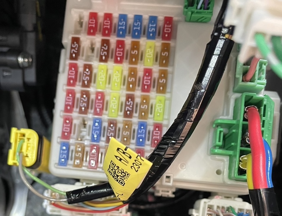 ホンダN-BOXカスタム(JF5)に、前後カメラタイプドライブレコーダーの