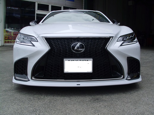 レクサス LS500hの破損してしまったモデリスタエアロ