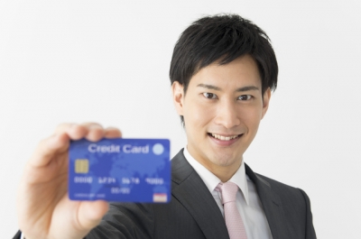 サラリーマンの方が自営業者よりもクレジットカードは作りやすい