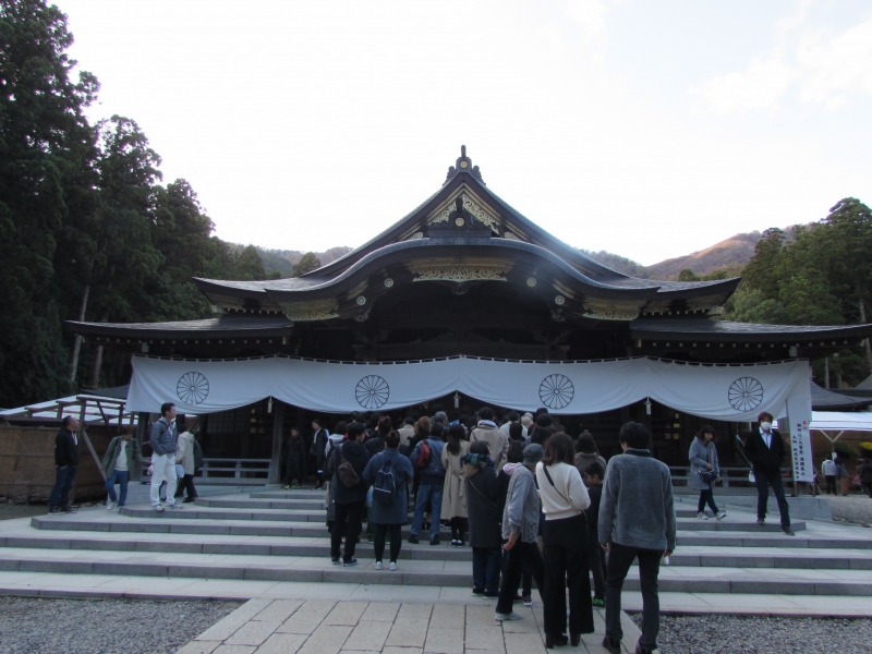 弥彦神社(彌彦神社)の御本殿