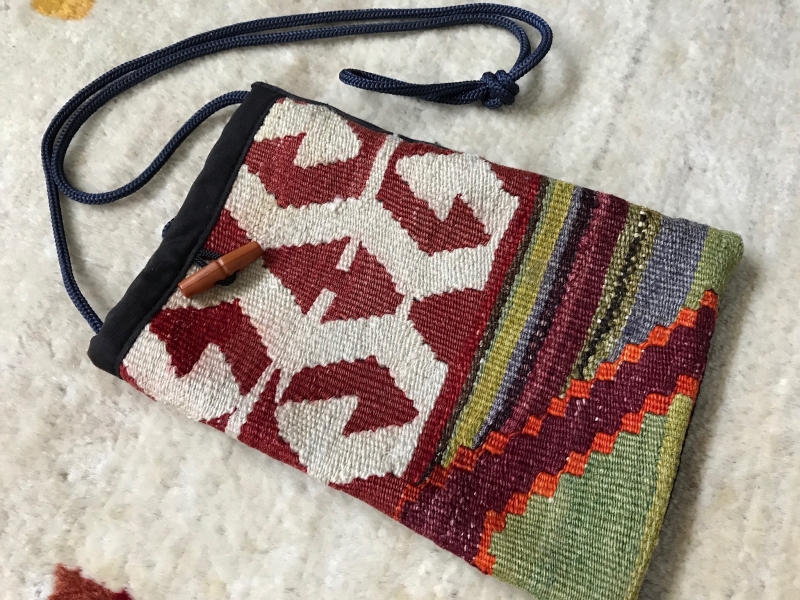 10. オールドキリムも小物から | My Favorite Rugs and Kilims