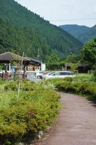 金持神社駐車場
