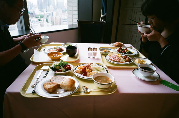 朝食