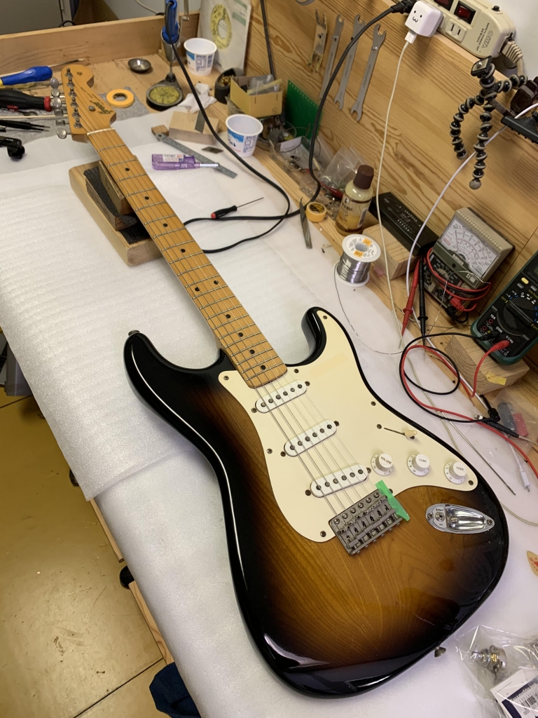 Staffordのエレアコ SE500 - メルカリ