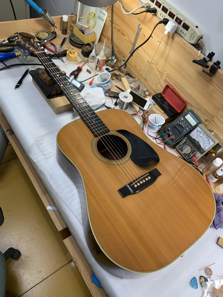 Martin D-28 リフレット ピックガード交換 ブリッジ剥がれ修理