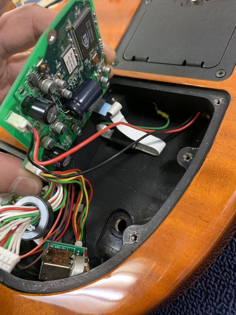 Line6 Variax 700 フロイドローズタイプのグラフテックブリッジを