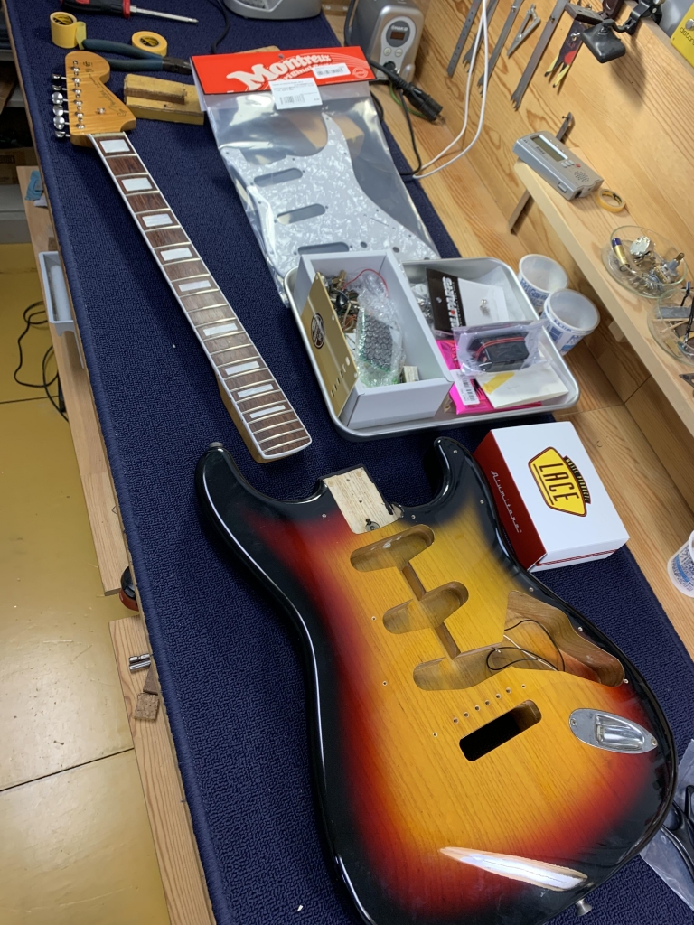 レースセンサー　ミッドブースター搭載　ストラトキャスター　エリッククラプトン仕様 Fender Japan ストラトキャスター ST54-95LS レースセンサー