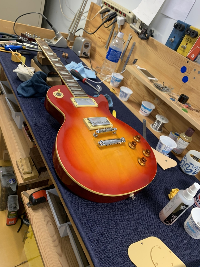 磨き上げ! エピフォンレス ポール Epiphone レスポールのメンテナンス | ギターの音が聴こえたら。