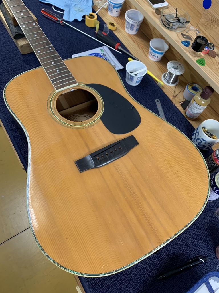 古いモーリスのアコギを使えるようにする | ギターの音が聴こえ 古いモーリスのアコギを使えるようにする | ギターの音が聴こえ
