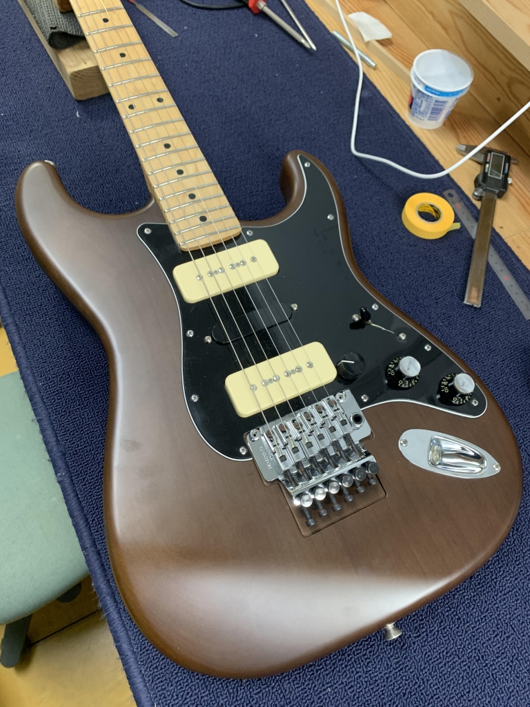Fender ストラトキャスター セルロイドピックガード作成