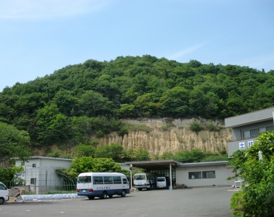 少し歩くと、目の前に、こんな光景が飛び込んで来て、これかぁと思ったら違っていました。
