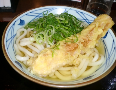 こちらの丸亀製麺の「かけうどん」は美味しかったです