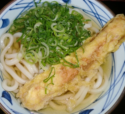 こちらの丸亀製麺の「かけうどん」は美味しかったです
