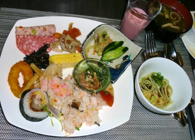 昨日、嫁さんはホテル茶玻瑠でランチバイキング