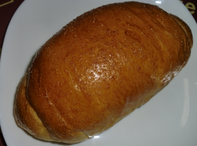 今日のおやつは「塩パン」でした