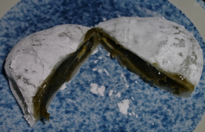 今日のおやつは「抹茶ミルク大福」でした!