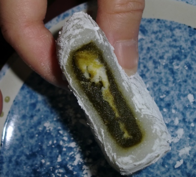 今日のおやつは「抹茶ミルク大福」でした!