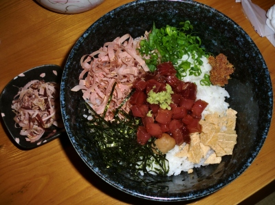 今回のお昼ご飯は「小料理 雪しずく」の枕崎船人めしでした