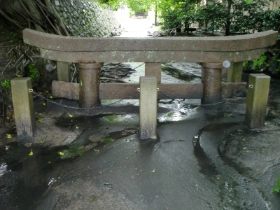 黒神埋没鳥居