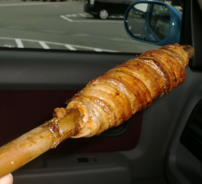 タチウオ巻きを焼いています。