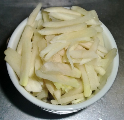 白ゴーヤを使って佃煮を作ってもらいました
