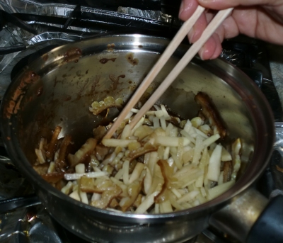 白ゴーヤを使って佃煮を作ってもらいました