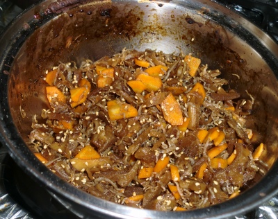 白ゴーヤを使って佃煮を作ってもらいました