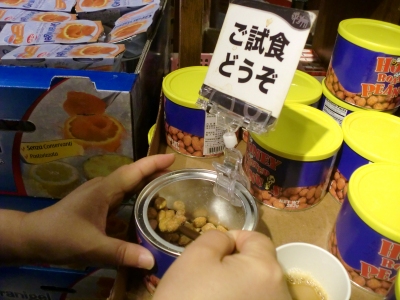 平日のお盆の15日はスーパーも大混雑