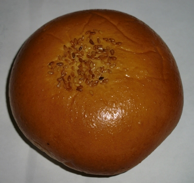 今日のおやつは「白あんパン」でした