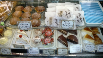 Facebookのお友達の所のお菓子屋さんへ行きました