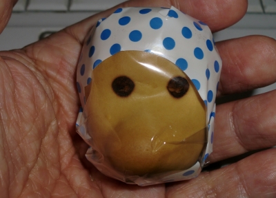 今日のおやつは「どじょう掬いまんじゅう」でした