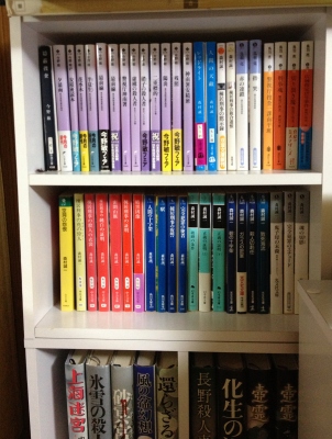 読書の秋と言うけれど親父の本棚は図書館並です