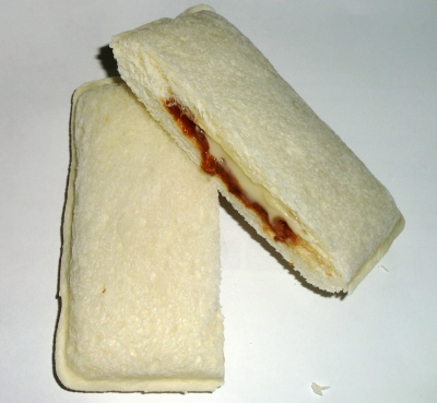 今日のおやつは「ランチパック(筍入りボロネーゼ風味)」でした