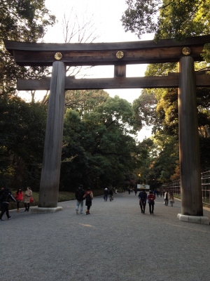忘年会が始まるまで時間があるので明治神宮へ
