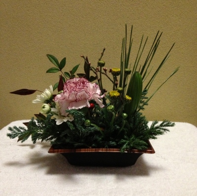 お正月の生花アレンジメントも店頭販売として発売中