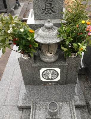 週末が家族旅行なので月命日でお墓参りに行きました
