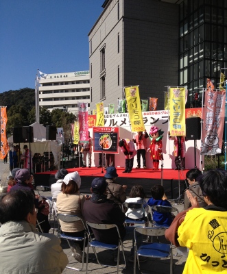 お昼も兼ねて鹿児島Show-1グルメ グランプリを見に行きました