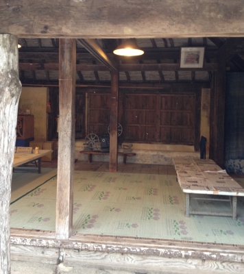 最終日の最初の目的地は琉球村でした