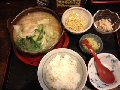 鍋焼きうどん定食です、温かくて美味しかったです(#^.^#)
