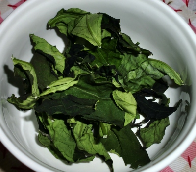 レモンの葉でお茶を作って飲みました