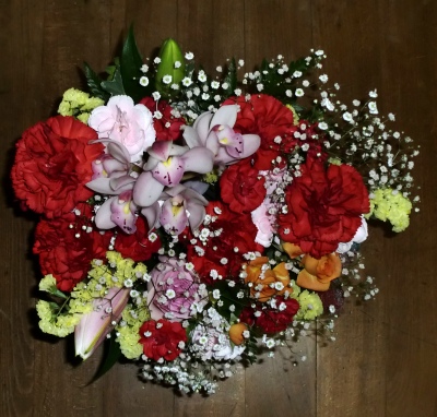 母の日の生花アレンジメントを宅配手配しました