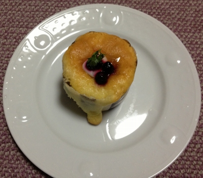今日のおやつは「ブゥランジェリィ・アペのパン」でした