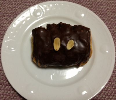 今日のおやつは「ブゥランジェリィ・アペのパン」でした