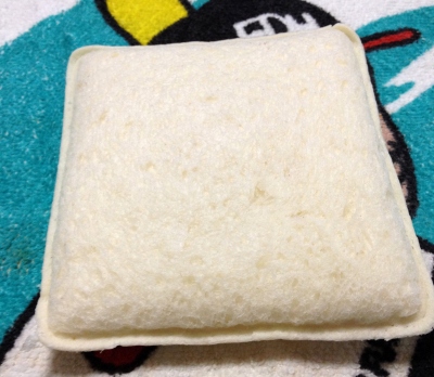 今日のおやつは「ランチパック(カスタードクリームとチョコクリーム)」でした