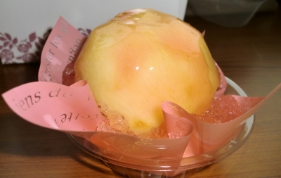 嫁さんが仕事へ出掛けて美味しいデザートを食べて来た様です