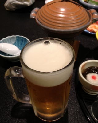 温泉旅館で料理を楽しみ、友達と出会いを楽しみました