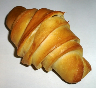 今日のおやつは「塩パン」でした
